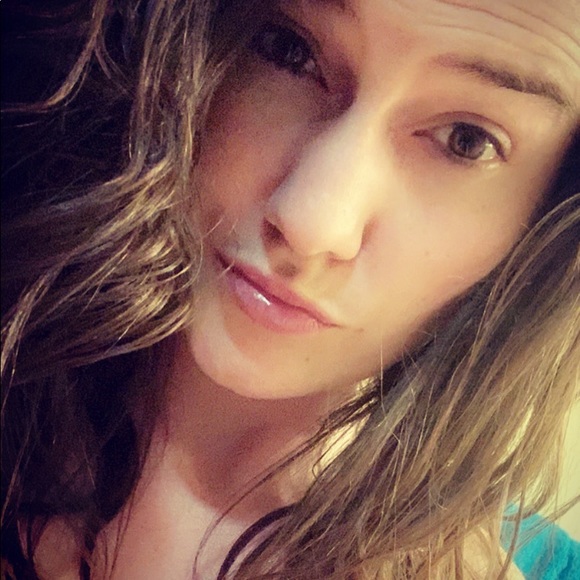 Meet your Posher, Aleeshia - Picture 1 of 1